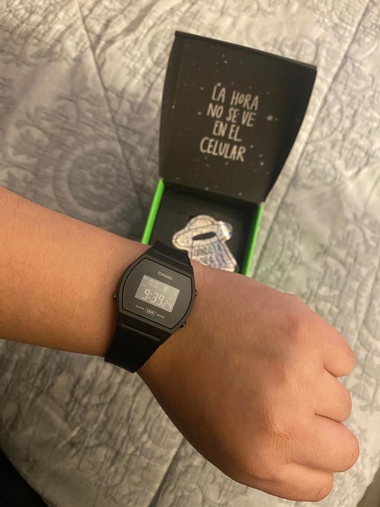 Customer photo review of Reloj Casio Vintage LW-204-1BDF Negro Pantalla Negativa