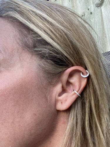 Customer photo review of Solitaire Crystal Labret