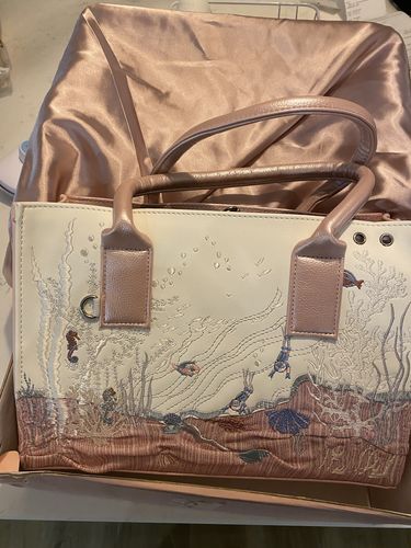 Customer photo review of Seabed Shoulder Bag