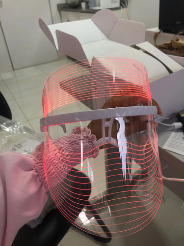 Customer photo review of HexoMask™ - LED Light Therapy Face Mask