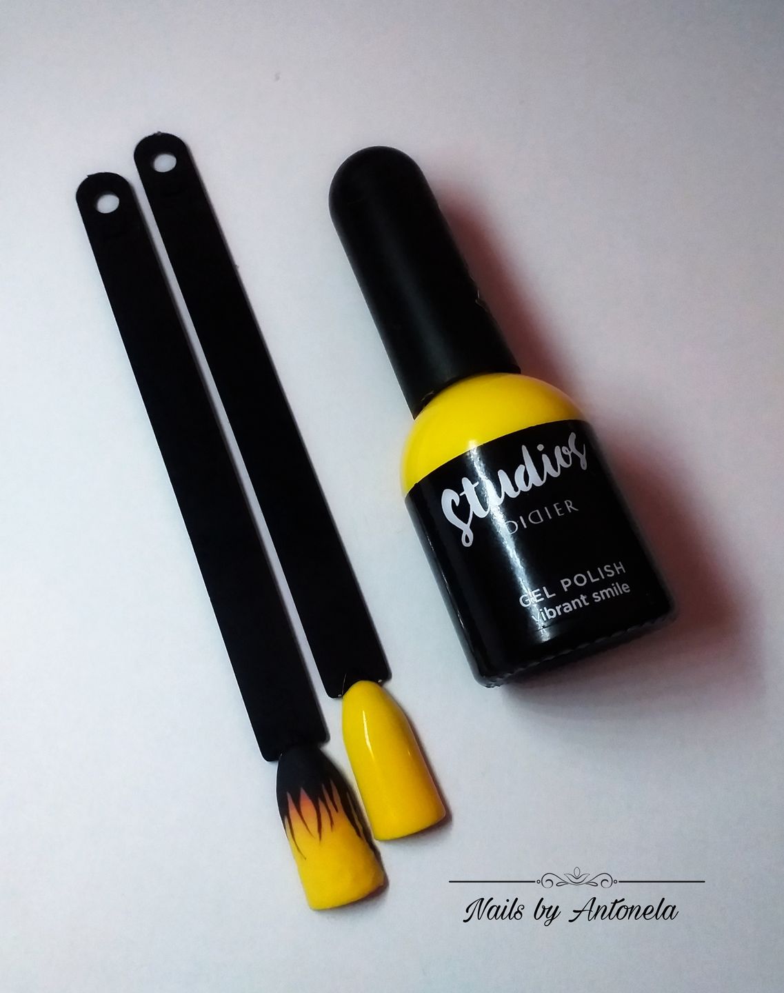 Customer photo review of Lac gel Studios Didier - Vibrant smile, 8ml