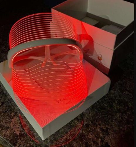 Customer photo review of HexoMask™ - LED Light Therapy Face Mask