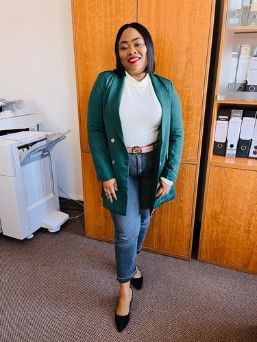 Customer photo review of YOLANDA - Peruvian Middle Part Lace Wig