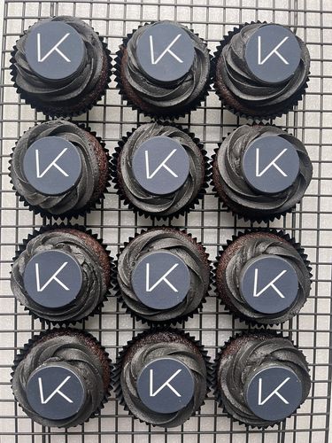 Customer photo review of 30 x 3.8 cm Small Cupcake Custom Edible Icing Images