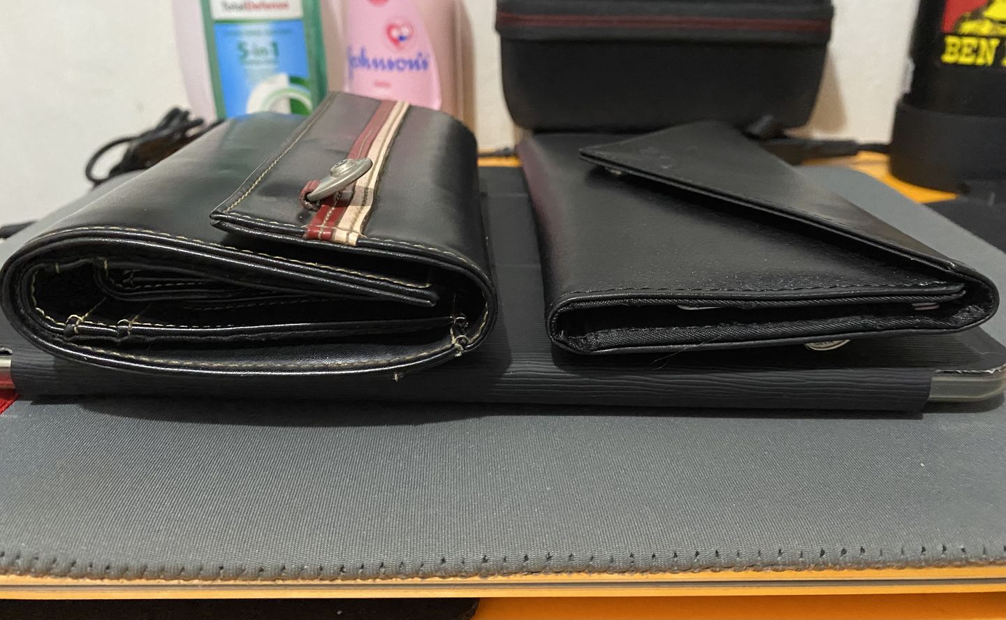 Customer photo review of Leather Slimvelope Black