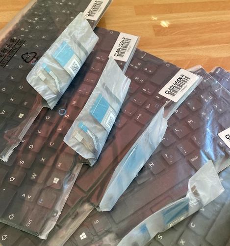 Avis photo d'un client sur Clavier Azerty Français Pour Dell Latitude 14 5480 5490 Rétroéclairage