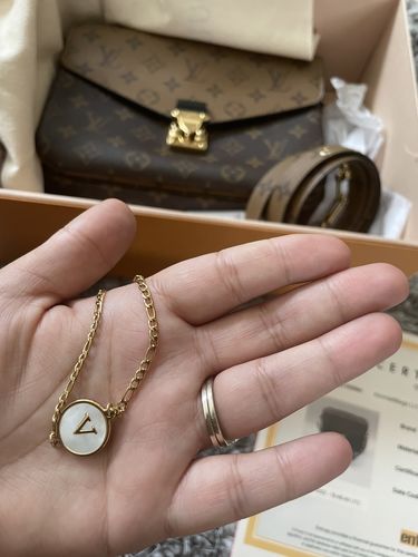 Customer photo review of Preloved Louis Vuitton Pochette Metis Reverse Monogram Canvas Bag SD2189 072222