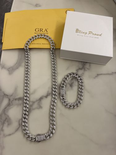 Customer photo review of The Frozen Heart® - 12mm 2 Rows Iced Out Cuban Link Chain White Gold Plated