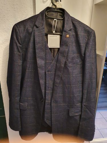 Customer photo review of Three-piece suit Shelby
