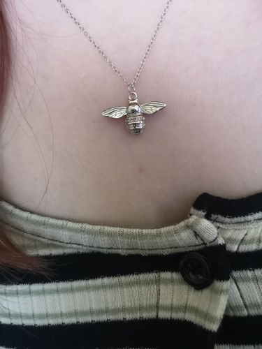 Customer photo review of Queen Bee Necklace (Silver)