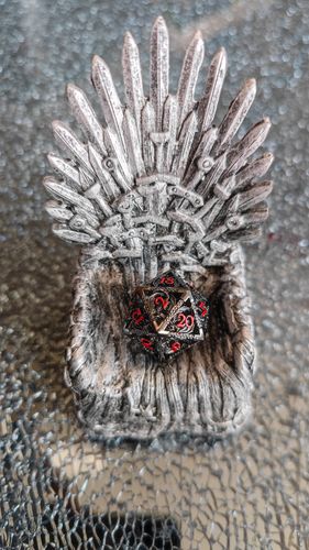 Customer photo review of Nidhöggr Black-Red D20 / D6