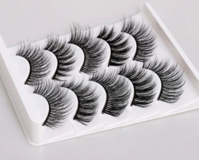 Customer photo review of O.TWO.O 3D MINK EYELASHES