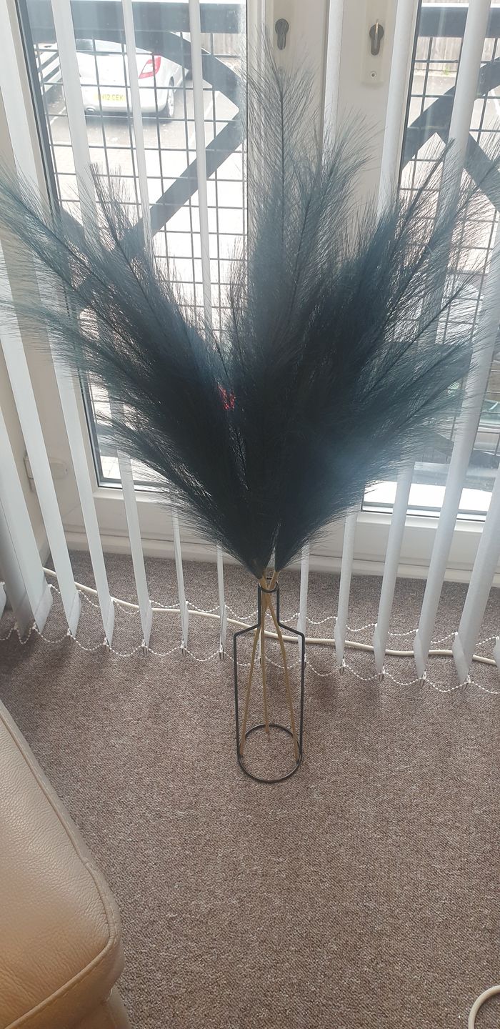 Customer photo review of Tall Faux Pampas Grass - Livid (3 Stems)