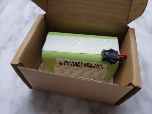 Customer photo review of 14,4 V 2600mAh Li-Ion Ersatzakku Für Eufy RoboVac Staubsauger 11 11S 11S MAX 12 15C 15C MAX 15T 30 30C Max 35C