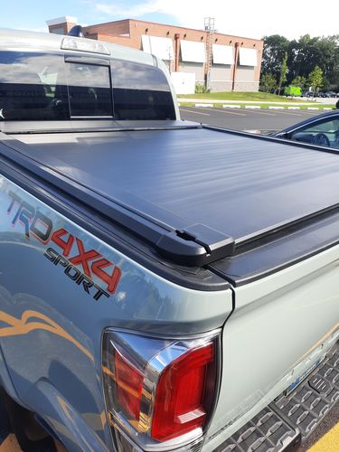 Customer photo review of Tacoma Recoil Retractable Tonneau Cover
