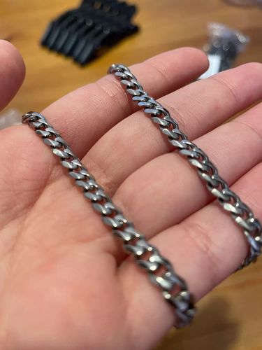 Customer photo review of Mens Cuban Link Chain