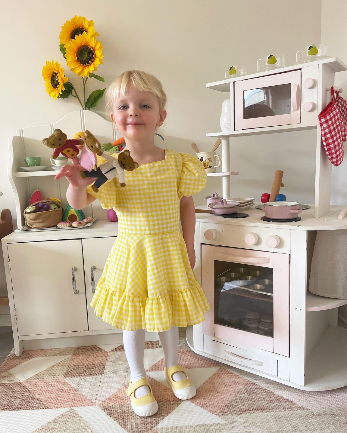 Customer photo review of Goldilocks and the Three Bears, Finger Puppet Set