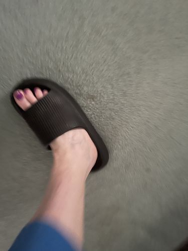 Customer photo review of Original Cushion Slides - Cloud Slides