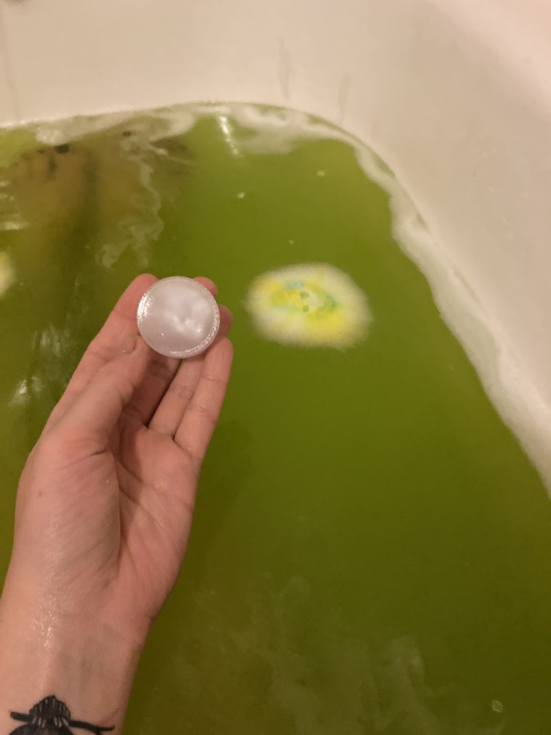 Customer photo review of Stardust Opal (Bath Bomb)