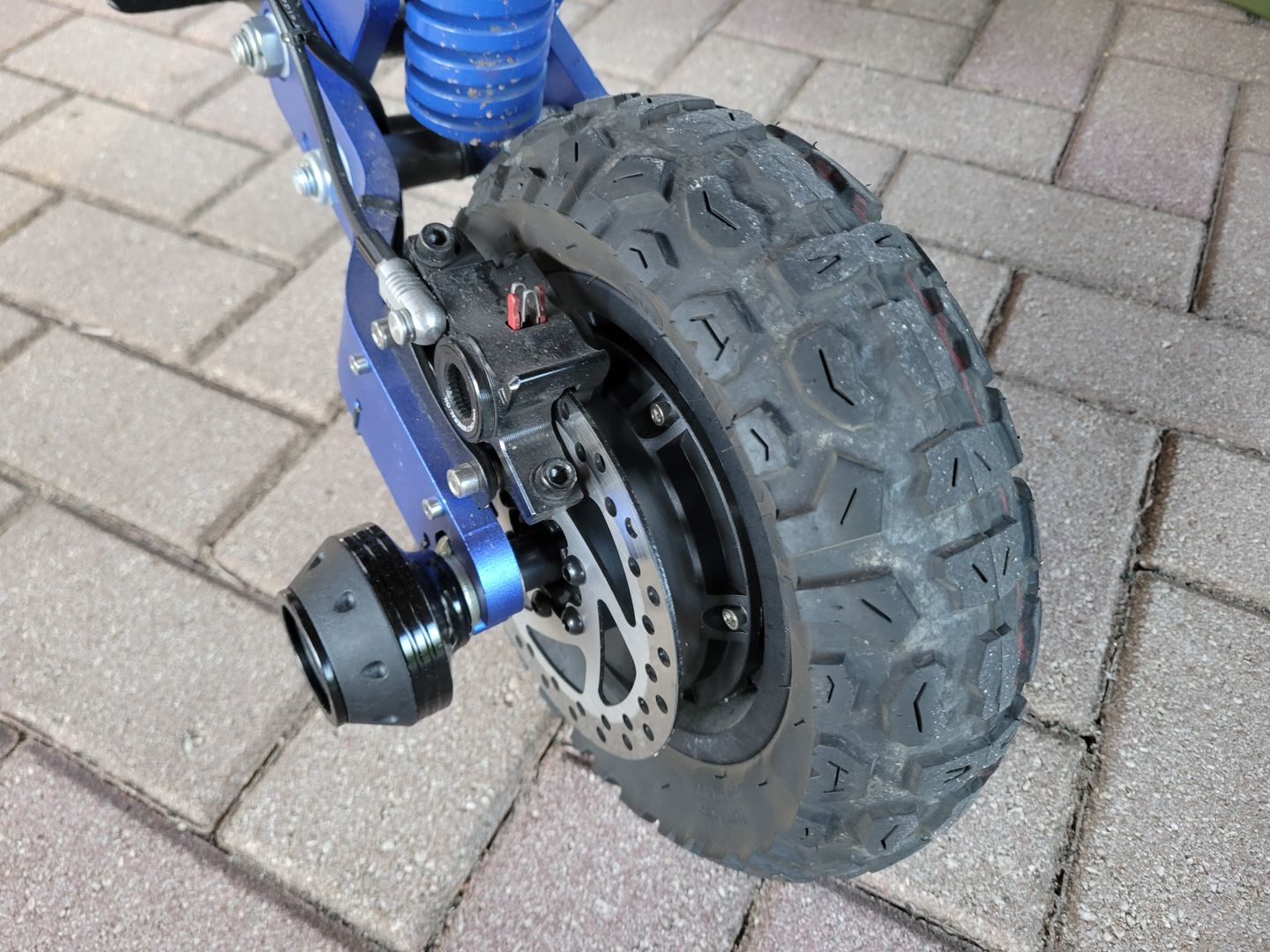 Customer photo review of NANROBOT Electric Scooter Frame Sliders/Crash Pads
