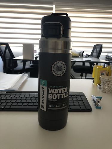 Customer photo review of Stanley The Quick Flip Su Şişesi Füme (Charcoal) 1.06 L.