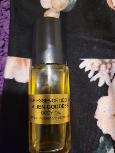 Customer photo review of Alien Goddess by Thierry Mugler Type Body Oil - Women