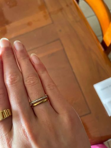 Customer photo review of OG Minimalist Bling Ring