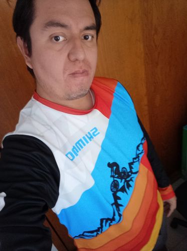 Customer photo review of Jersey Deportivo Taku TJ-PE011