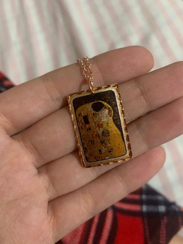 Customer photo review of Gustav Klimt The Kiss "Öpücük" Tablo Rectangle Tasarım Kolye