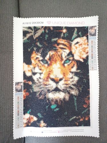Customer photo review of 5D Diamond Painting Tiger in Blumen