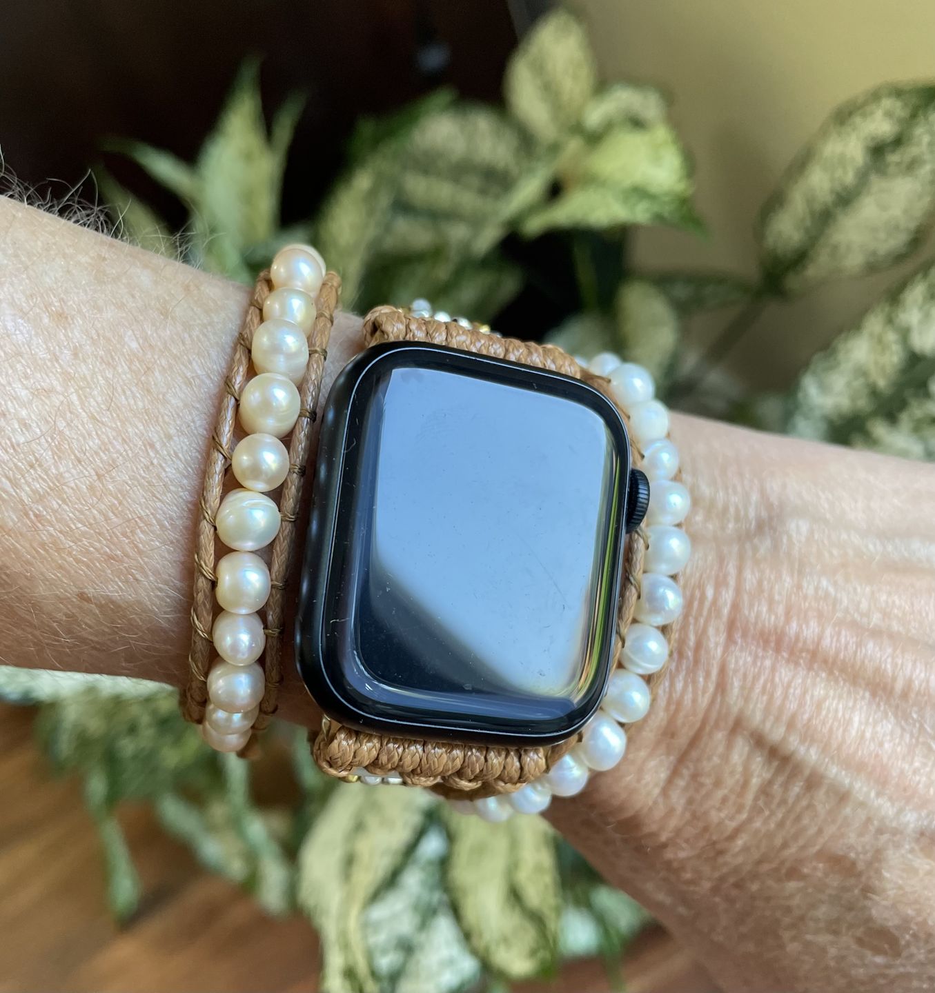 Customer photo review of Graceful Freshwater Pearl Apple Watch Strap