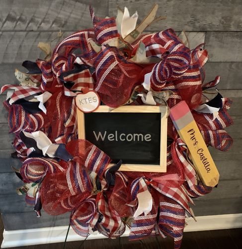 Customer photo review of 10.5"X10Yd Faux Jute/Pp/Border Stripe Red/White/Blue On Red RY8326H3