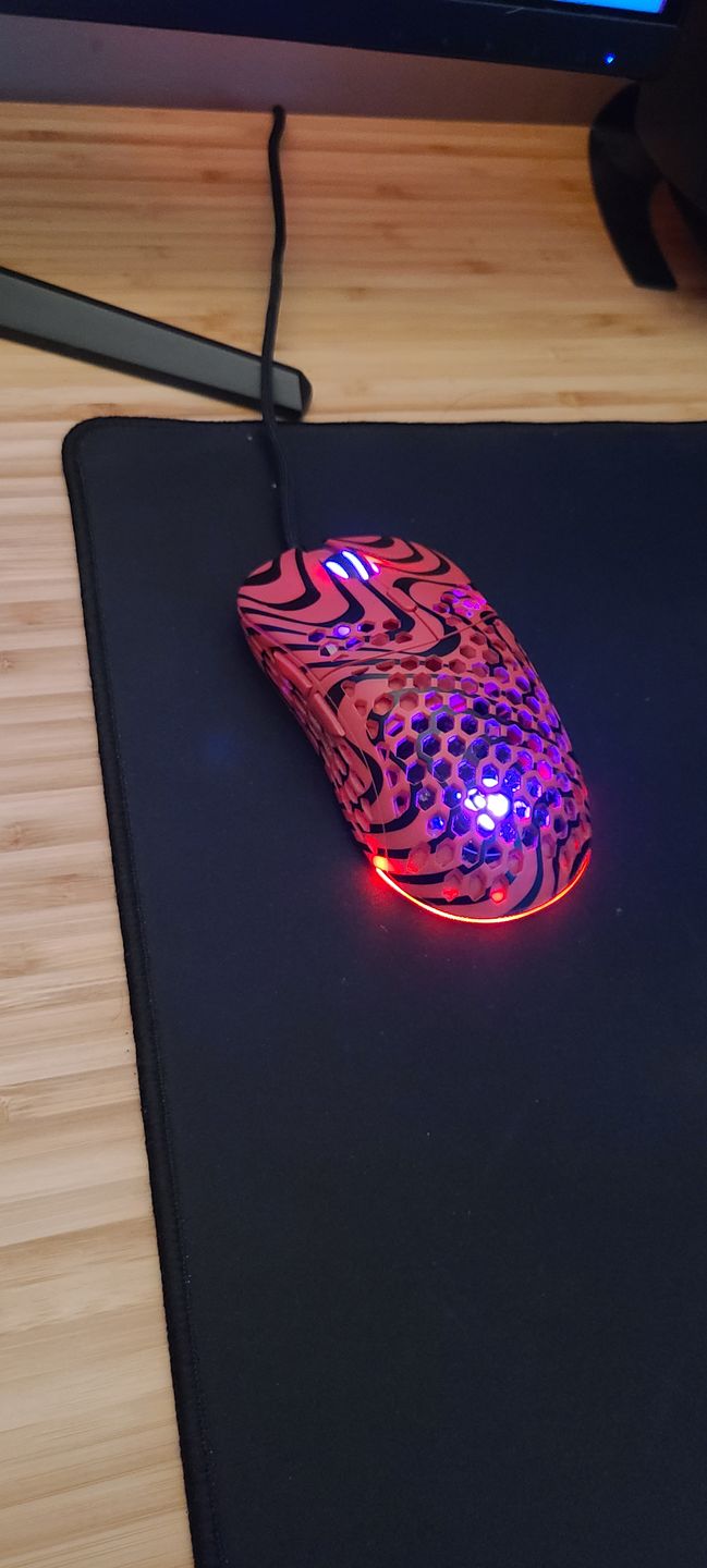 Customer photo review of Pewdiepie M1 - Gaming Mouse