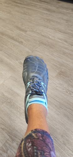 Customer photo review of Aleader Women’s Barefoot Minimalist Trail Running Shoes