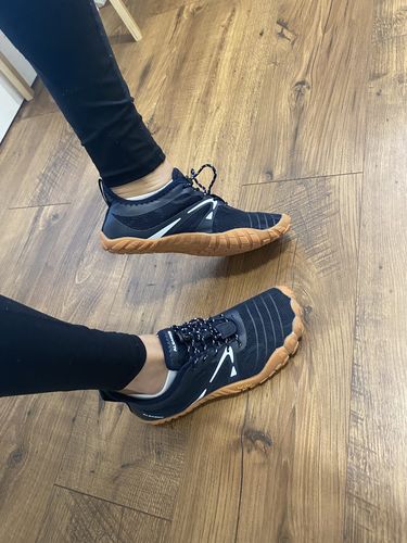 Customer photo review of Aleader Women’s Barefoot Minimalist Trail Running Shoes