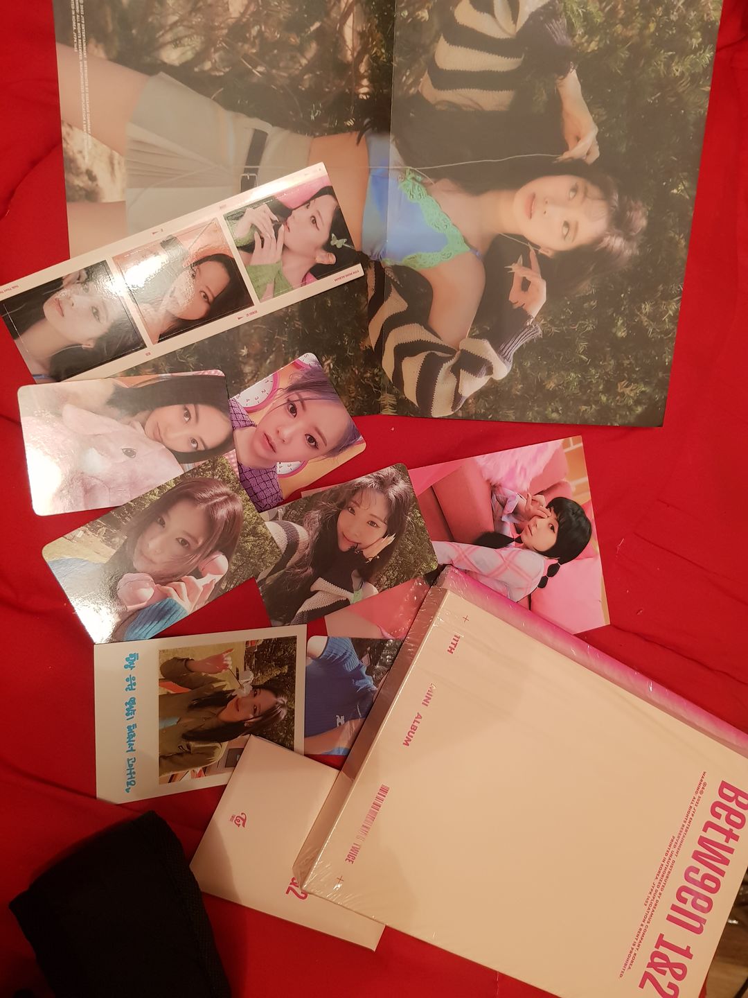 Customer photo review of (PRE-VENTA) TWICE - BETWEEN 1&2 : ARCHIVE VER.