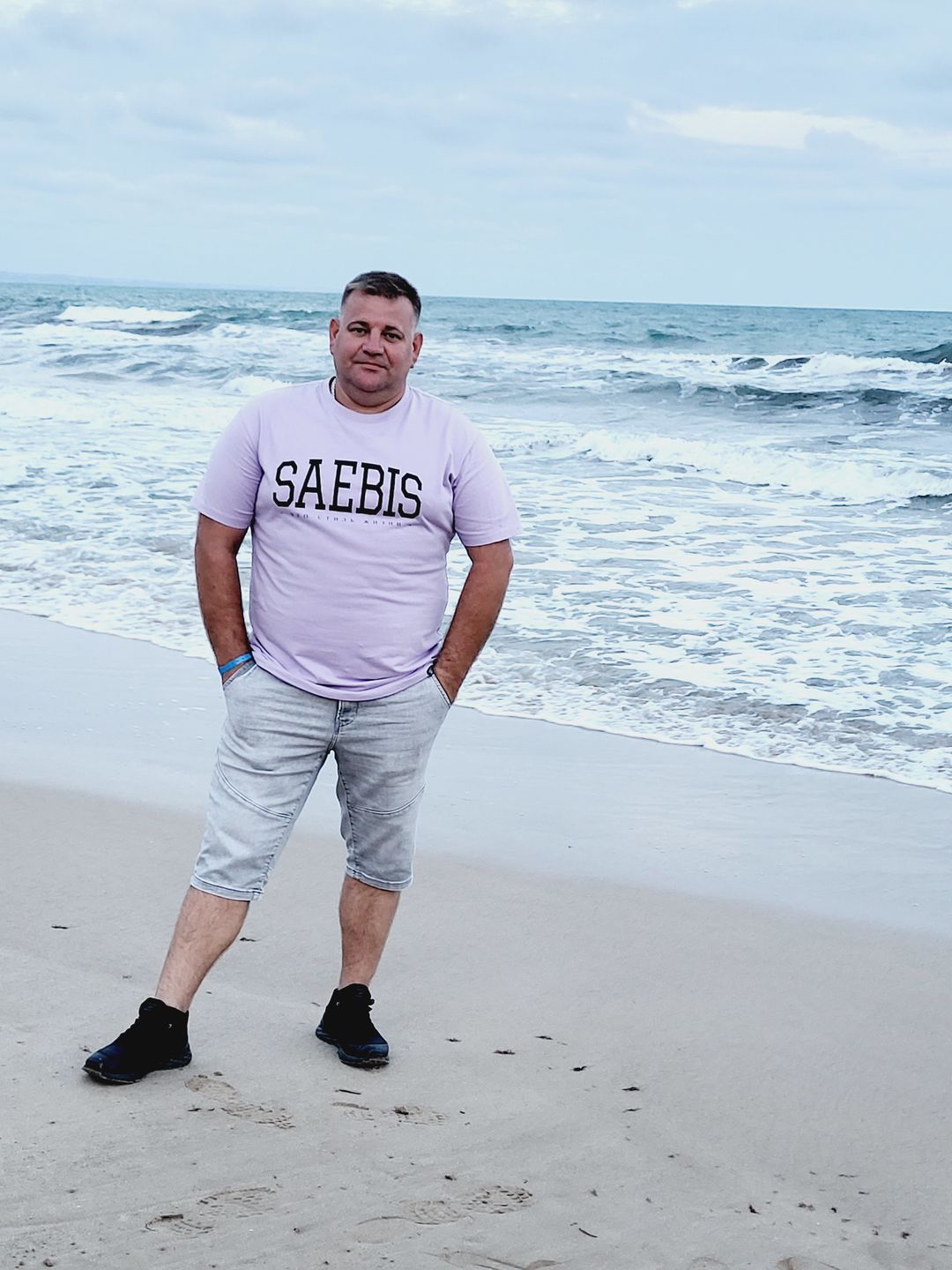 Customer photo review of Lifestyle Herren Oversized T-Shirt violett by SAEBIS®