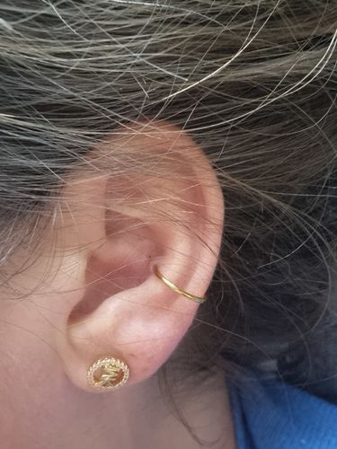Customer photo review of Simple Pave Clicker Piercing 18K Vergoldet