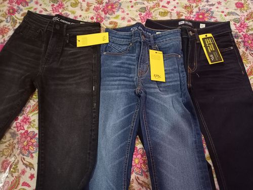 Customer photo review of Stretchable Slim Fit Jeans (Dark Blue)