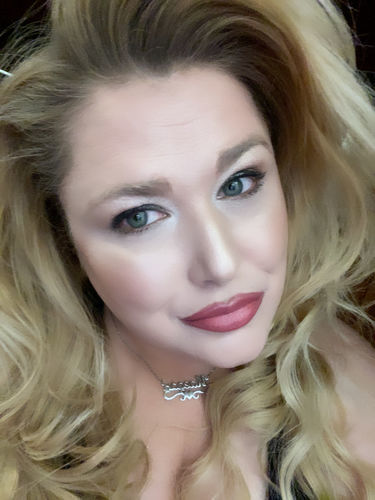 Customer photo review of Lanera™ Soft Matte Liquid Foundation (50% OFF)