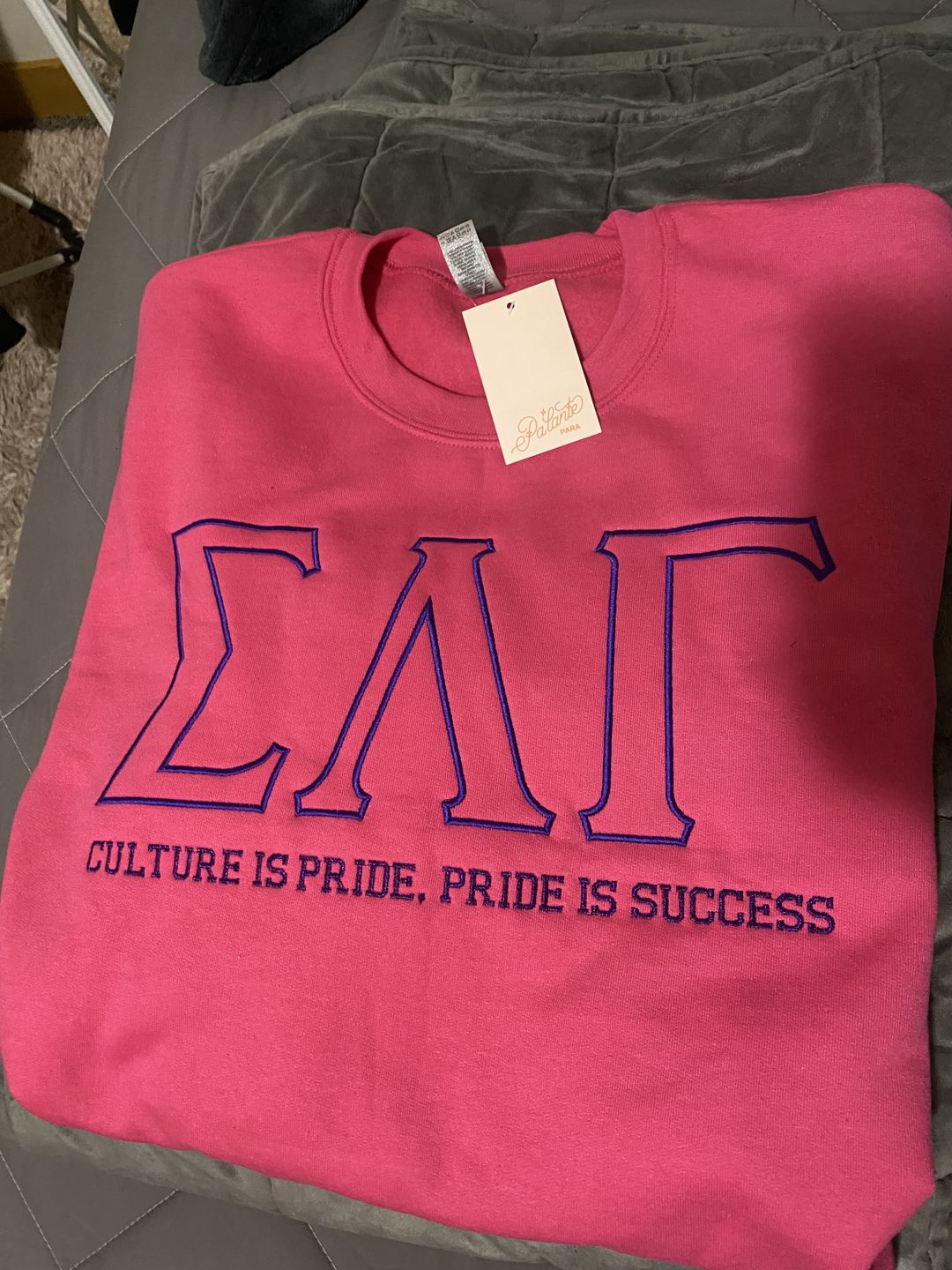 Customer photo review of SLG Minimalist Stitched Letter Crew