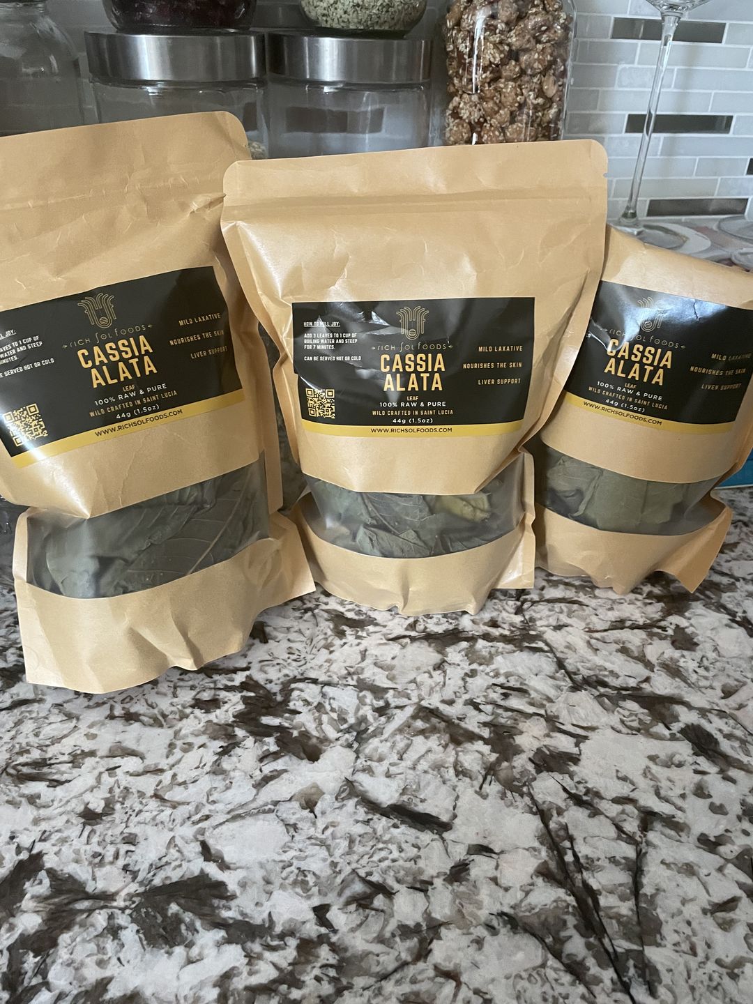 Customer photo review of Cassia Alata Leaf