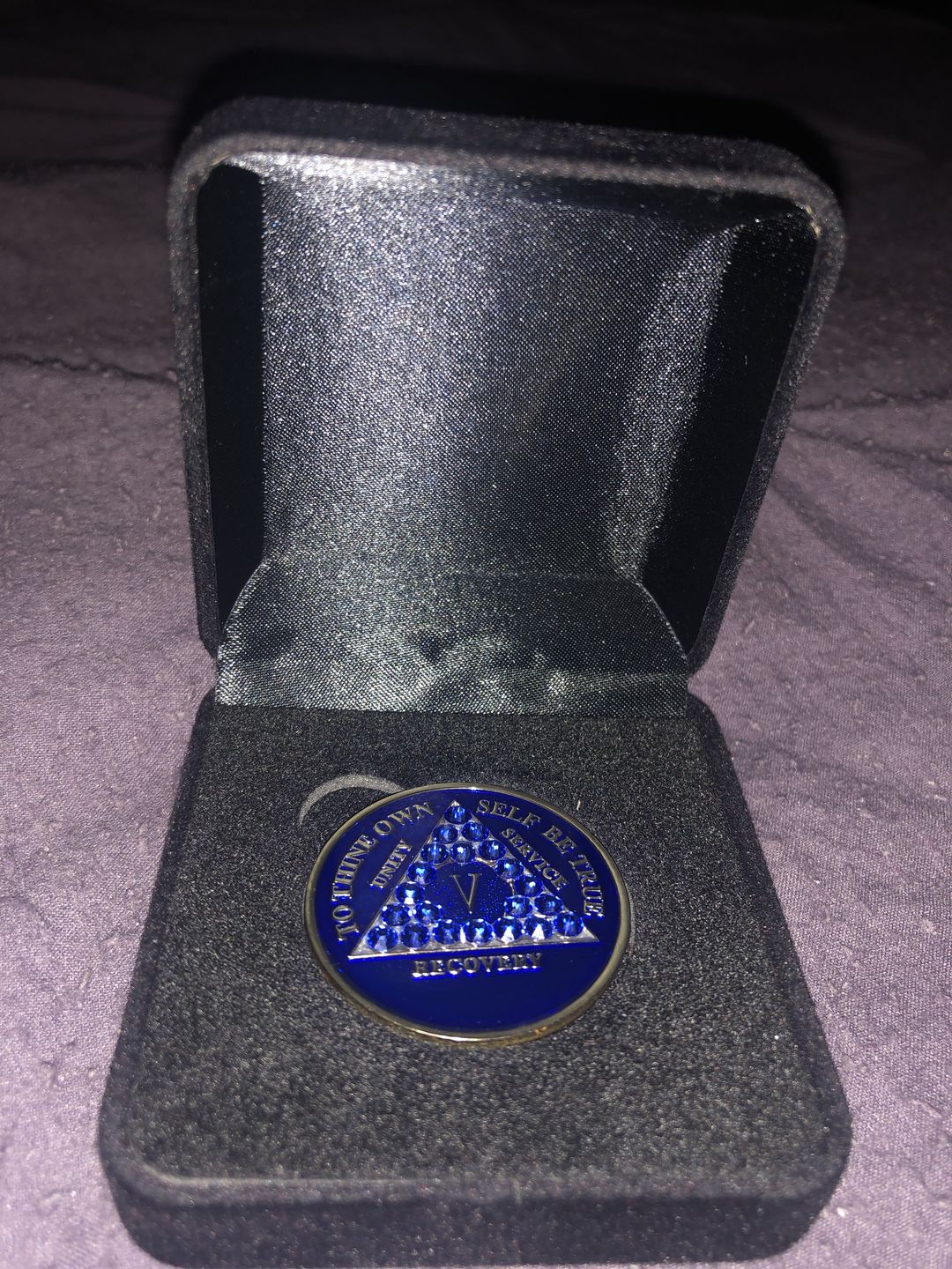 Customer photo review of 34mm Standard Size AA Medallion Velvet Box - Specialty Chip/Coin/Token Holder