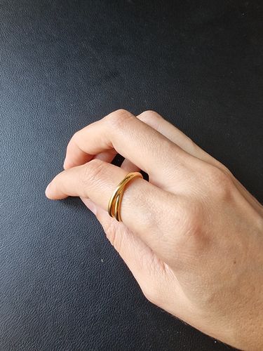 Customer photo review of Gold Interlocked Ring