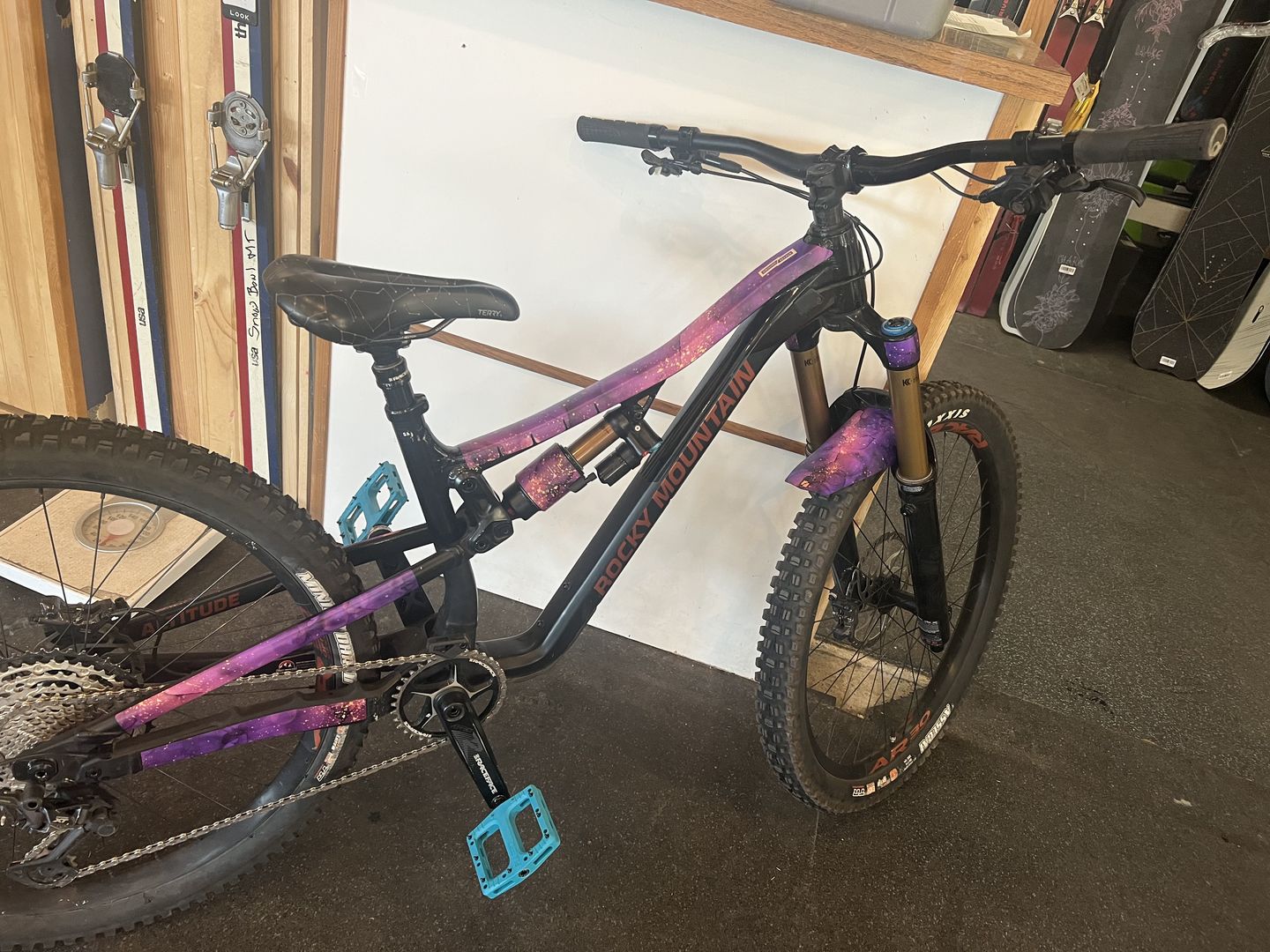 Customer photo review of Euphoria Frame Keeper