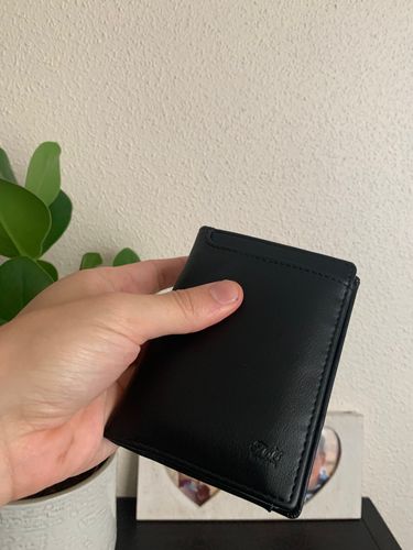 Customer photo review of Magic Wallet Universe by TCC Magic