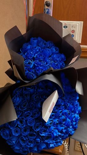 Customer photo review of Blue Rose Bouquet