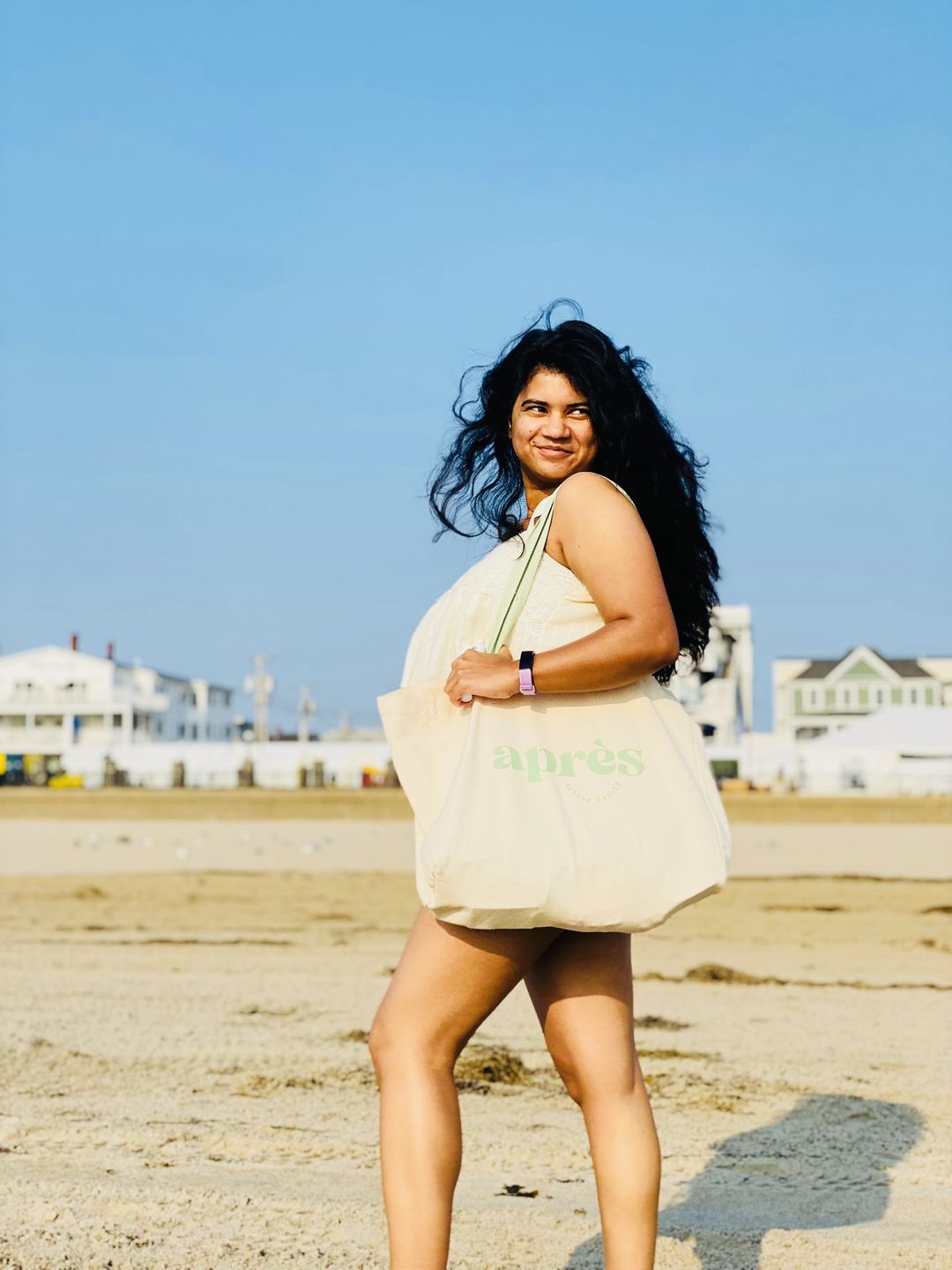 Customer photo review of après tote bag