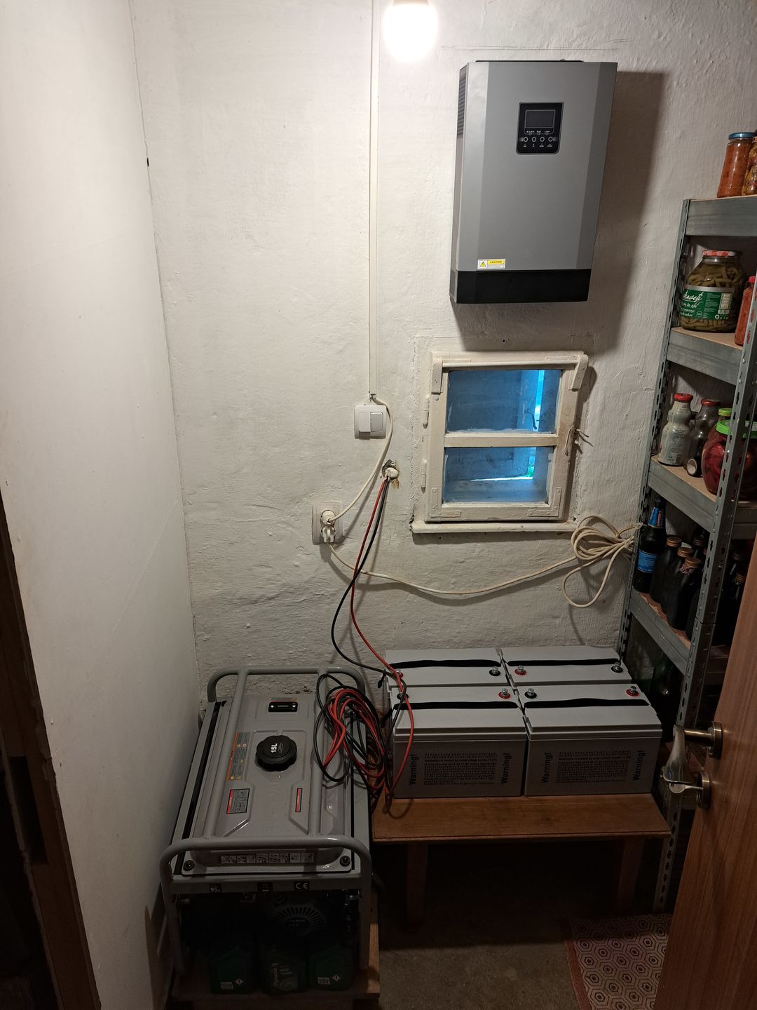 Customer photo review of Kit Panouri Fotovoltaice Invertor 5KVA 220V Off Grid Hibrid Solar Acumulatori Gel
