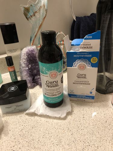 Customer photo review of Coconut + Mint Pulling Oil